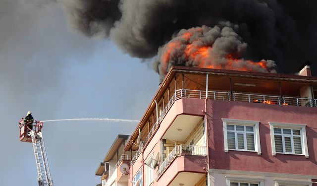 Çatı tamirinde korkutan yangın