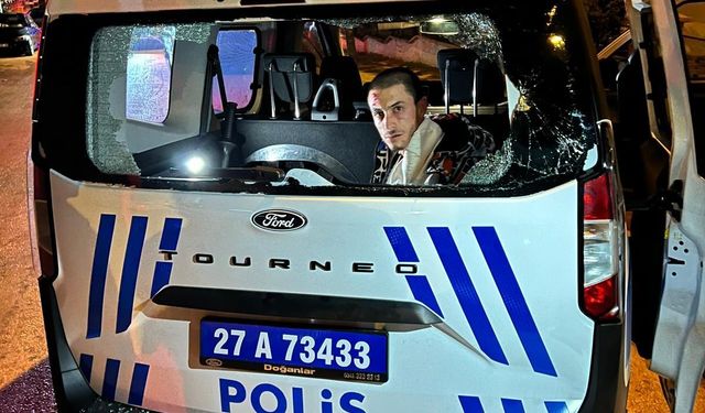 Polis ile şüpheliler arasında çatışma