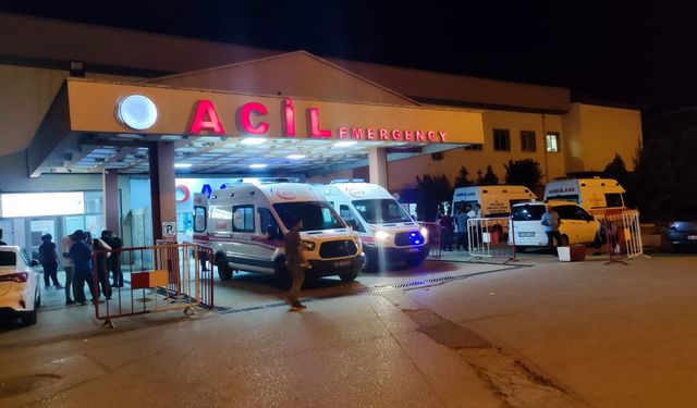 Askeri araç devrildi, 6 asker yaralandı