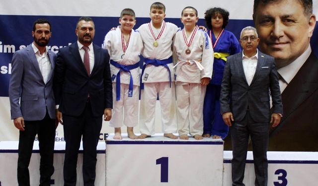 Başöğretmen Atatürk anısına judo turnuvası