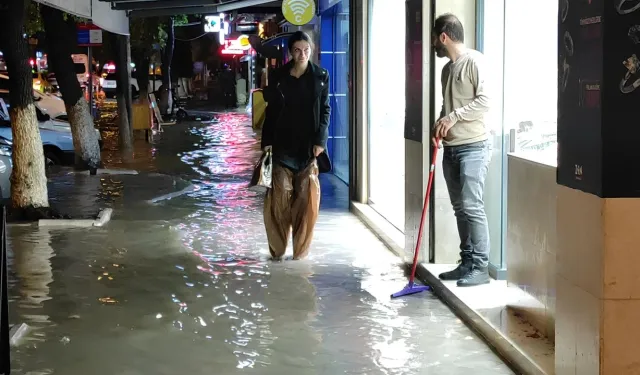 Fethiye'yi sağanak vurdu!