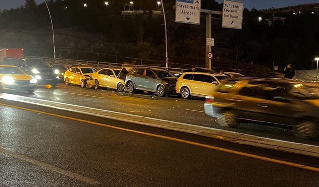 Zincirleme trafik kazasında iki kişi yaralandı