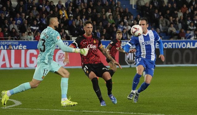 Alaves bir attı, üç aldı