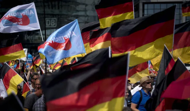 Almanya'da AfD'nin yasaklanması için vekillerden başvuru!