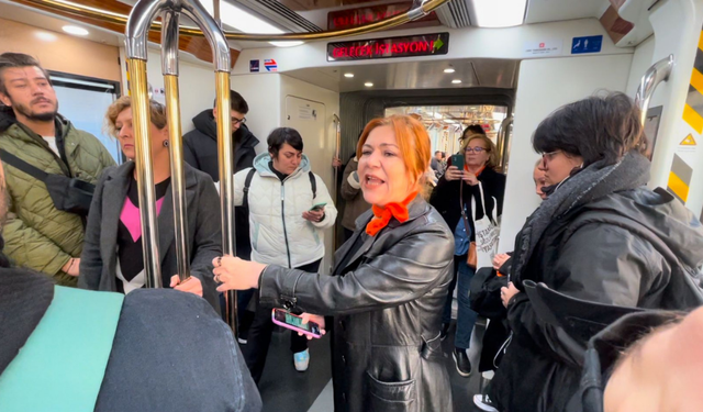 Bornova Kent Konseyi'nden kadına şiddete karşı metroda bildiri