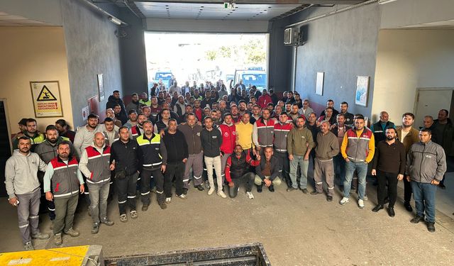 Bornova'da 3 saatlik iş bırakma eylemi: 'Ya sözleşme ya grev'