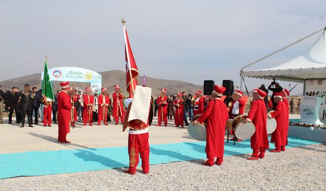 Denetimli serbestlik yükümlülerinden mehter gösterisi