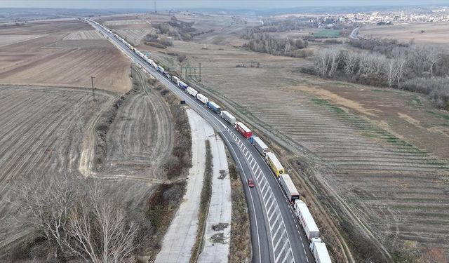 25 kilometrelik kuyruk oluştu