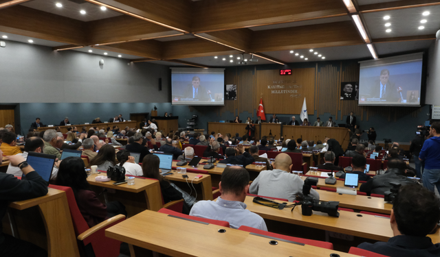 Büyükşehir’de konser polemiği: ‘Harcanacak tutar gider bütçesinin sadece binde 1,3'ü’