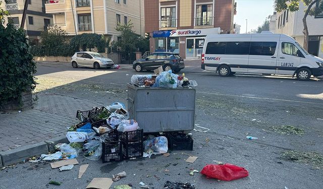 Çöpler, grev nedeniyle toplanamadı