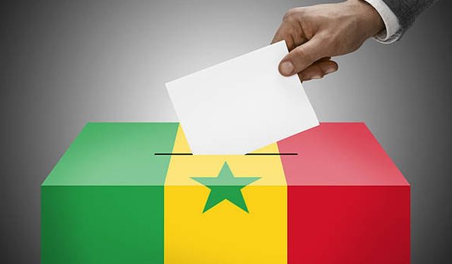 Senegal erken genel seçim için sandık başında