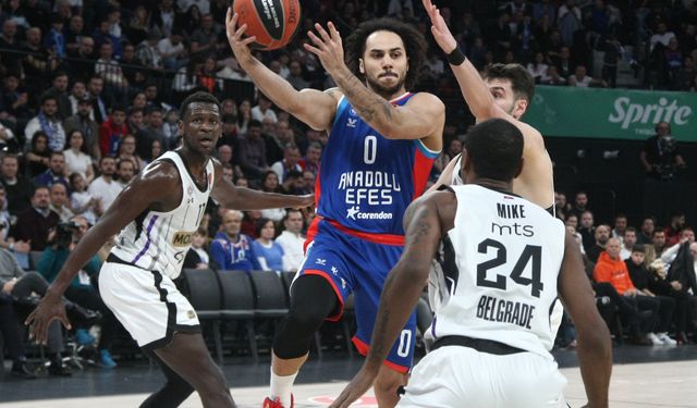 Anadolu Efes, onuncu zaferini elde etti