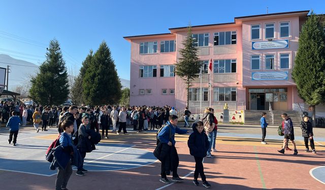 Anaokulunda yangın paniği: Öğrenciler bahçeye çıkarıldı!