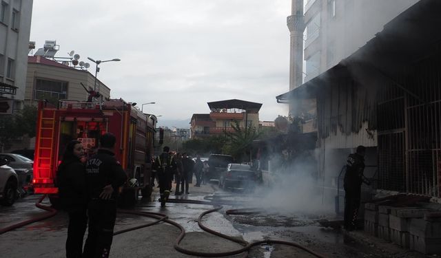 Aydın'da veteriner kliniğinde çıkan yangında 4 kişi dumandan etkilendi