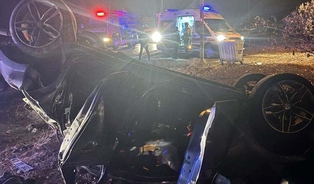 Gaziantep’te otomobil devrildi: 3 ölü, 2 yaralı