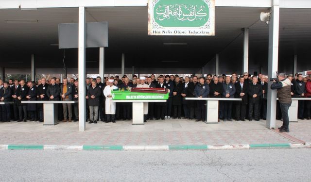 Özgür Özel, Veli Ağbaba'yı zor gününde yalnız bırakmadı