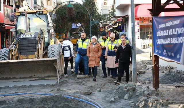 Efes Selçuk’ta çarşı içi çalışmalar hız kesmeden devam ediyor