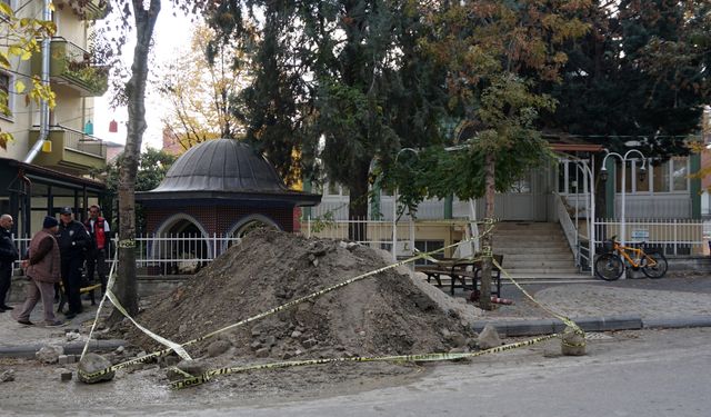 Kaçak kazıdan kaya figürleri çıktı