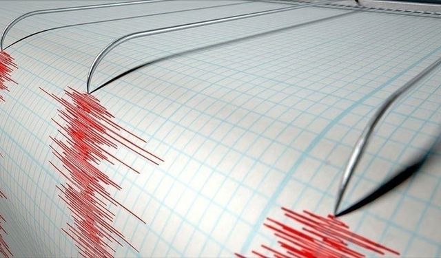 Komşuda 4.9 büyüklüğünde deprem heyelanlara yol açtı