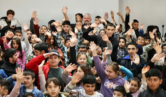 Menemen’de özel çocuklarla özel kutlama