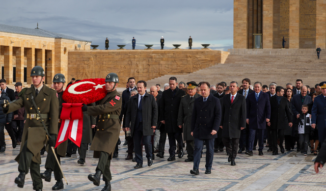 CHP lideri Özgür Özel, İsmet İnönü anma töreninde hazır bulundu