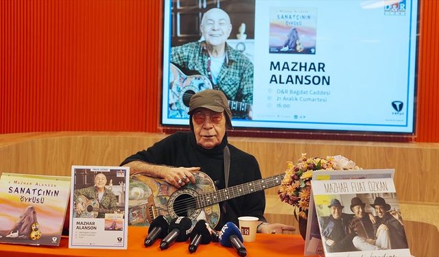 Mazhar Alanson kitabını tanıttı