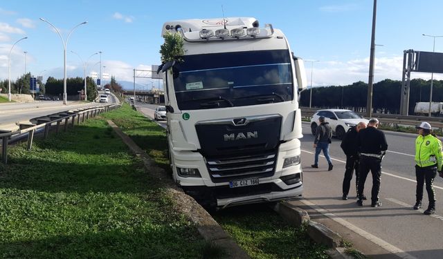 Tanker kazasında şoför yaralandı