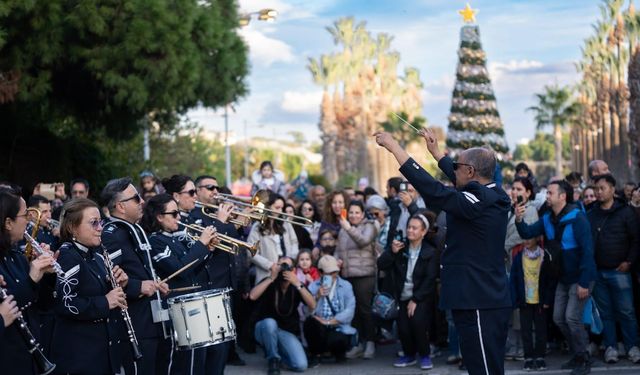 İzmir’in Yeni Yıl Festivali başladı