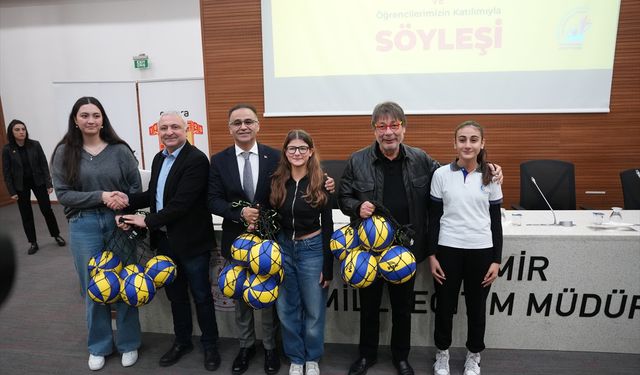 İzmir'de voleybolun yaygınlaştırılması için okullara voleybol topu hediye edilecek