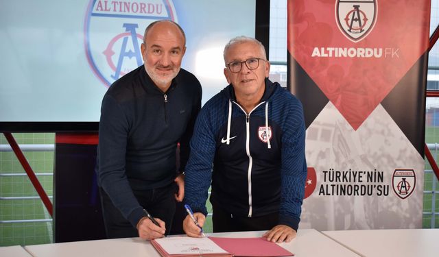 Altınordu'da Ersan Parlatan imzaladı