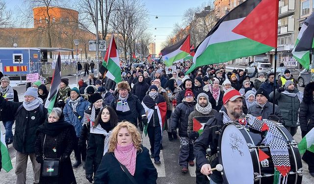 İsveç'te yüzlerce kişi İsrail'i protesto etti