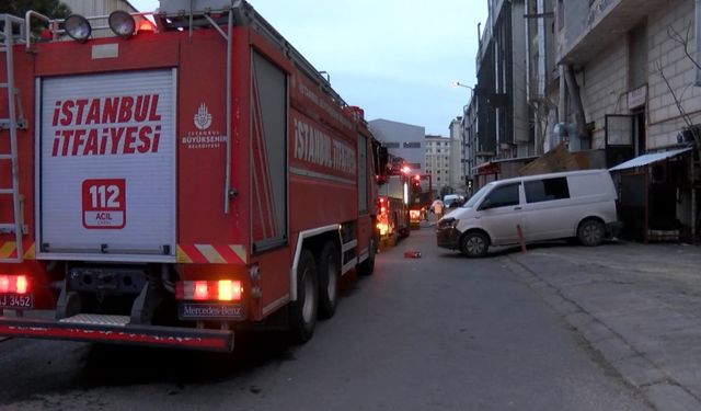 Beylikdüzü’nde korkutan yangın söndürüldü