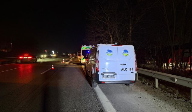 Otoyolda araçların çarparak parçaladığı kişinin kimliği tespit edildi