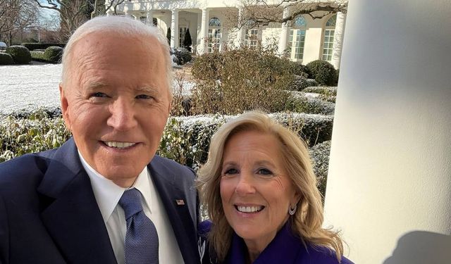 Biden'dan veda 'selfie'si!