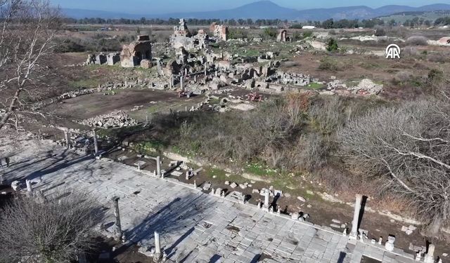 EFES'te heyecanlandıran rota: Stadyum ve Liman Caddesi