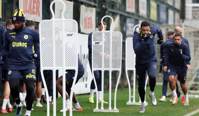 Fenerbahçe'de Adana Demirspor mesaisi devam ediyor