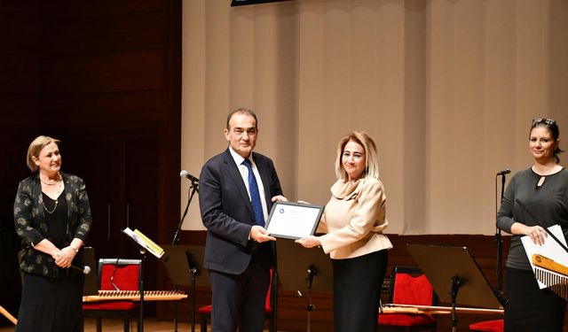 İzmir Kent Konseyi’nden “Kente Değer Katanlar Ödülleri”