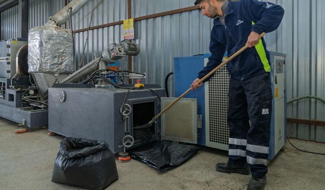 Başkan Tugay’ın sözünü verdiği Biyokömür Tesisi üretime başladı