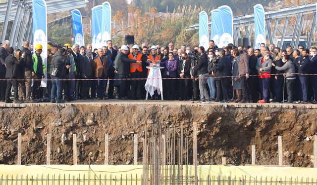 DEÜ Diş Hekimliği Uygulama ve Araştırma Hastanesi binasının temeli atıldı