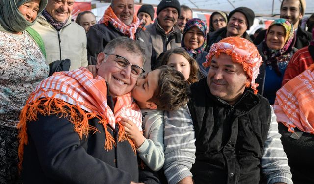 Başkan Tugay CHP’nin Menderes buluşmasında çiftçilere seslendi