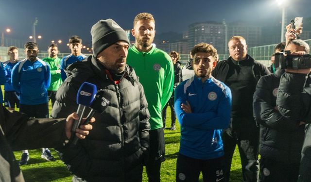 Çaykur Rizespor, antrenman öncesinde taraftarlarıyla buluştu