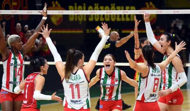 Göztepe ve Karşıyaka Voleybolda Evlerinde