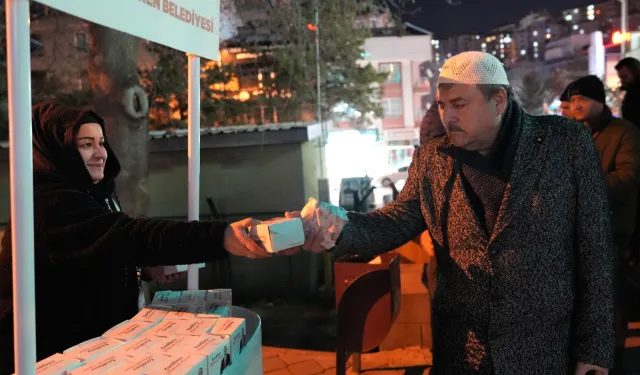 Ankara'da kandil simidi ikramı