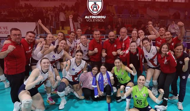 Altınordu Kadın Voleybolcular 1. Lige Çıktı