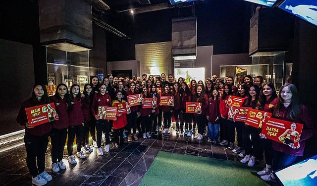 Göztepeli voleybolcuların finaller öncesi müze ziyareti