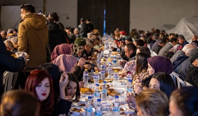 İzmir Büyükşehir Belediyesi, 30 ilçede iftar sofrası kuruyor