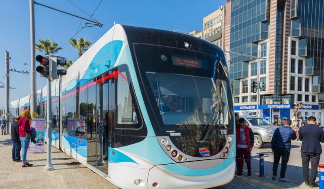 İzmir tramvay durakları rehberi: Karşıyaka ve Konak hatlarıyla ilgili güncel bilgiler