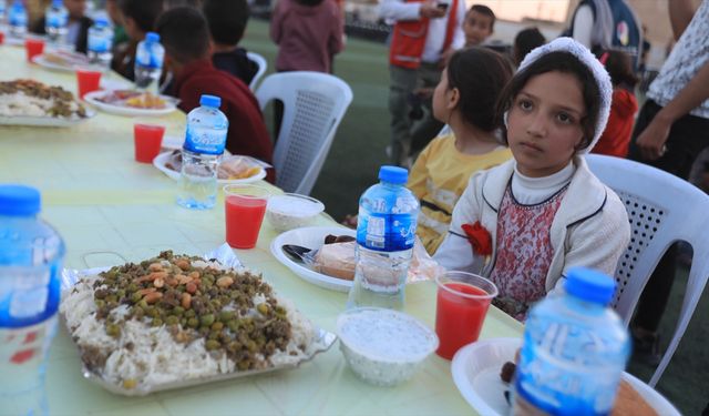 Türk Kızılay, Şam’da 1000 yetime iftar verdi