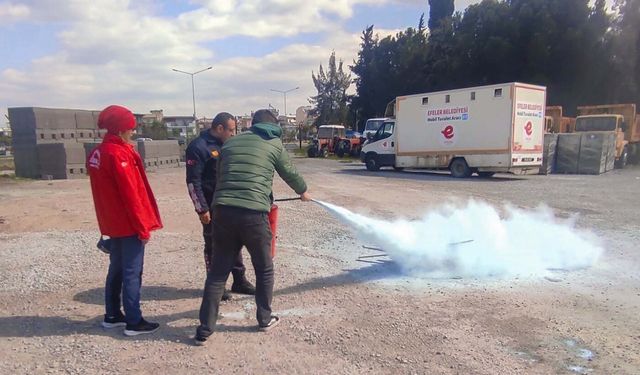 Efeler Belediyesi personeline yangın eğitimi