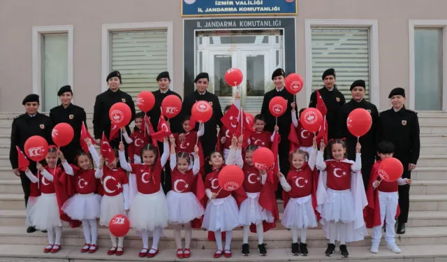 İzmir Gaziemirli öğrencilerden jandarmaya ziyaret